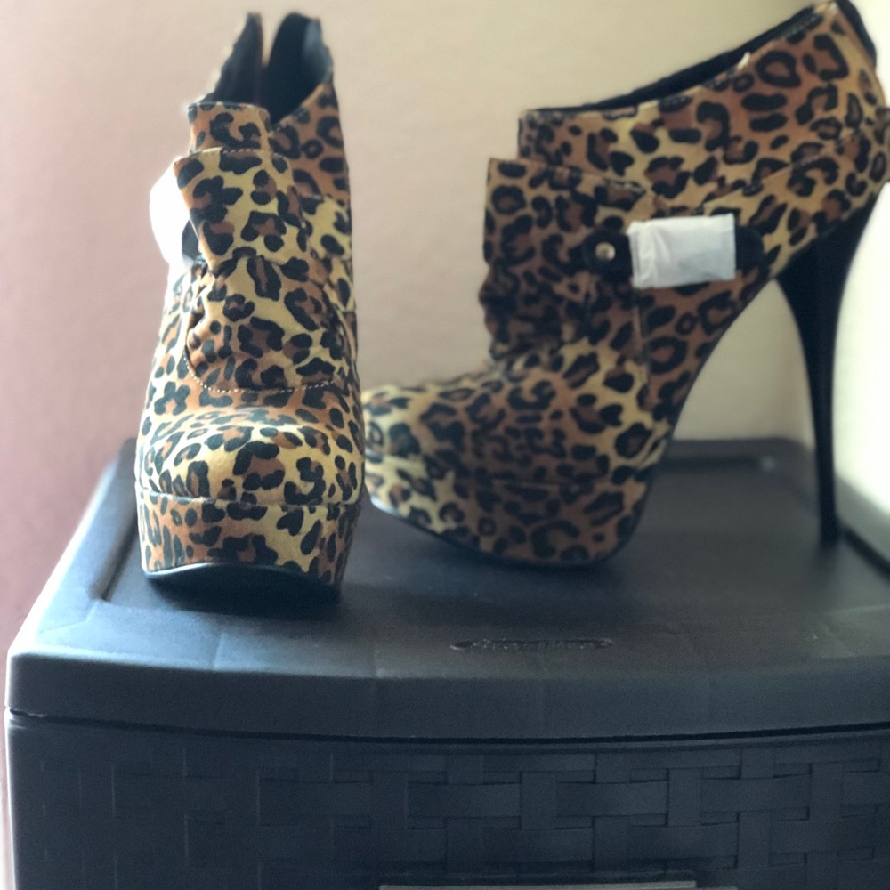 leopard print high heels NWT